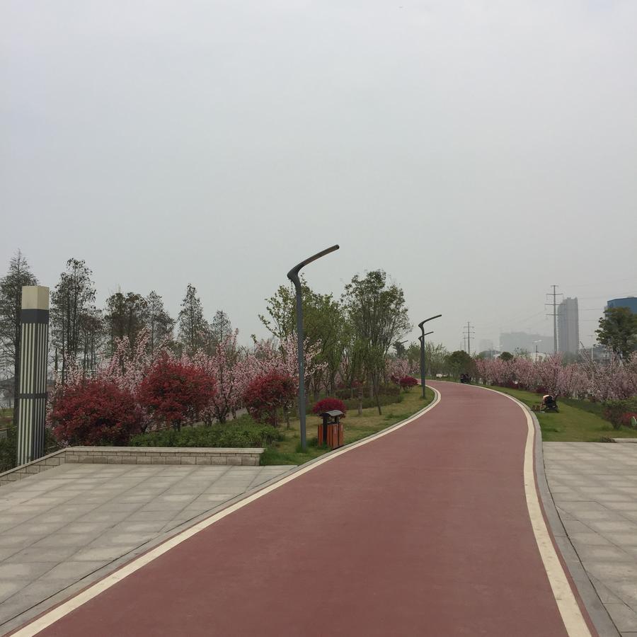 Metropolo, Wuhan, Wuchang Jiangtan Jiyuqiao Subway Station Exterior foto